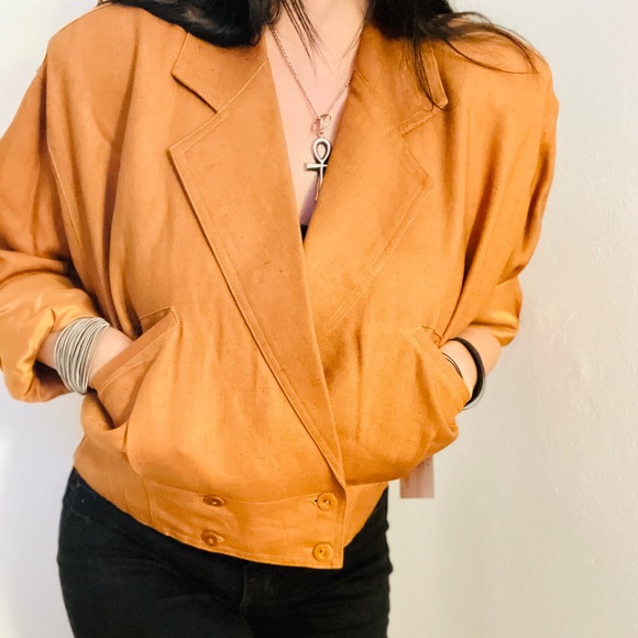 Linen Double Breasted Cropped Structure Jacket - Picture 7 of 16